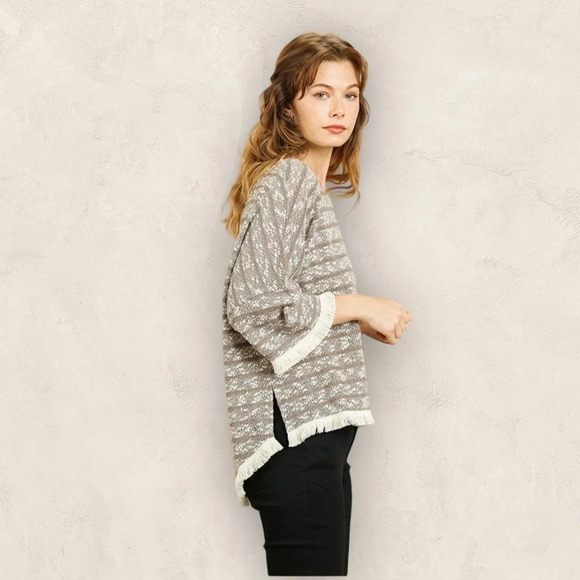 Umgee Heathered Striped Knit Bell Sleeve Round Neck Top Size Medium - Picture 2 of 9